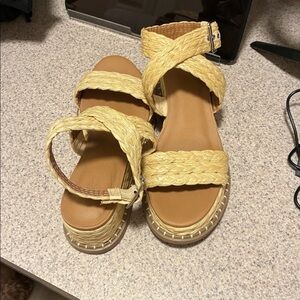 Universal Thread Tan Braided Sandals